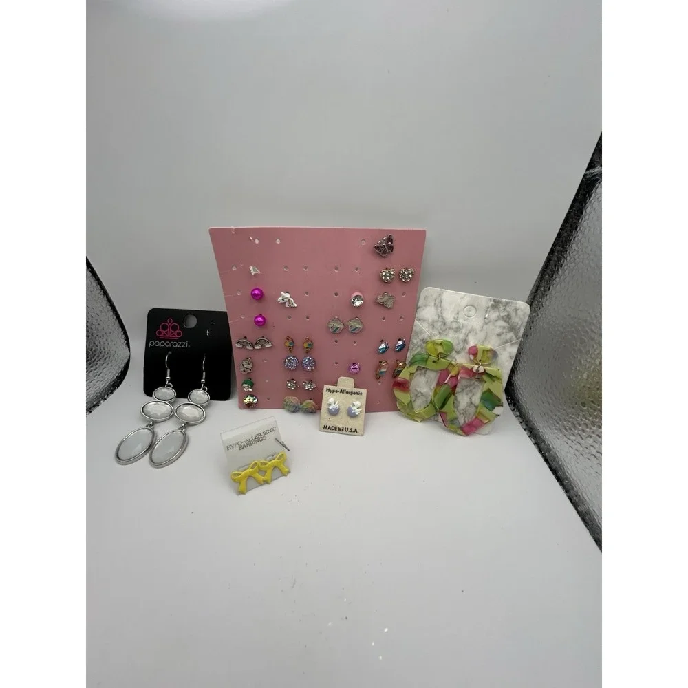 Claire's 10 pairs sensitive solutions stud flower etc &‎ a mixed lot earrings